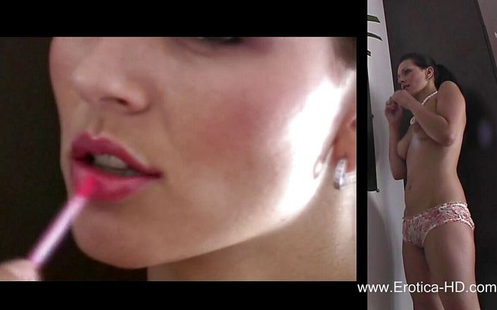 Erotica HD: Katie cu ruj și tachinare în oglindă