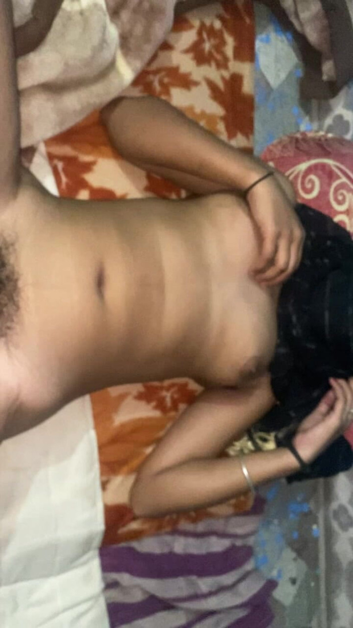 Hotgirl9: 18-letnia dziewczyna palcowania mokrej cipki Desi indyjski orgazm masturbacja