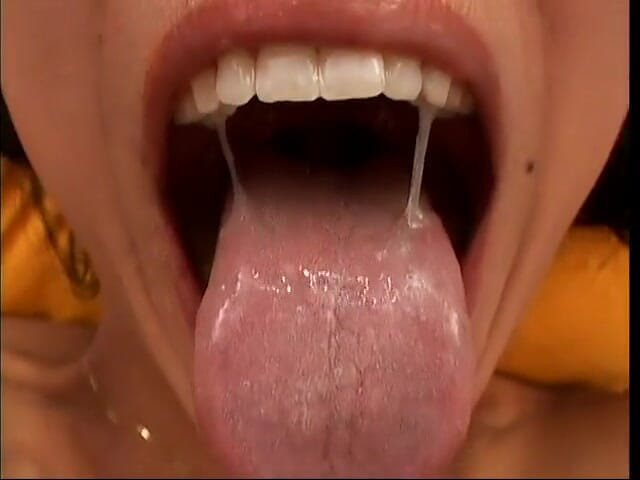 Asian Club: Exoticky krásná dračice dává fantastické POV kouření, honění, boobjob