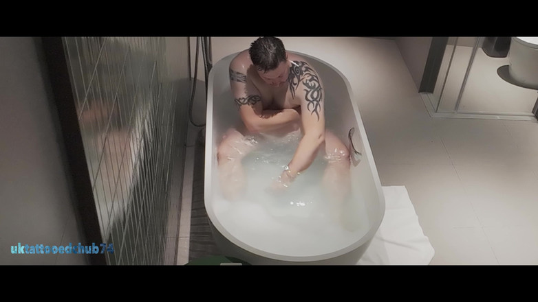 uktattooedchub74: Rugby po kąpieli treningowej