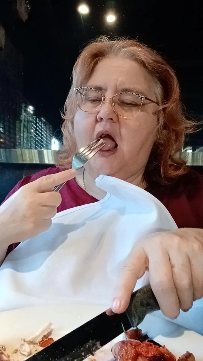 BBW nurse Vicki adventures with friends: Special Dinner After Getting Haircut