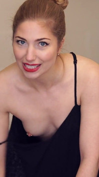 Stephanie Bonham Carter - Distragere de bluză - Instrucțiuni de masturbare