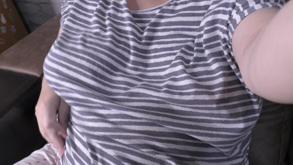 Milky Mari: 放荡的怀孕妻子在第一人称视角中自慰并展示她性感的身体！- Milky Mari