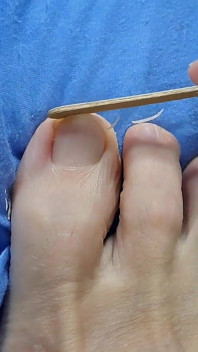 Menjaga Kaki Kecil Dan Kuku Yoga Kaki Bersilang