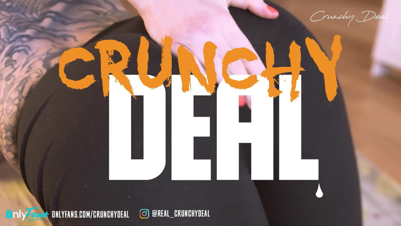 Crunchy deal: pieprzyłem mojego gorącego sąsiada w leginsach