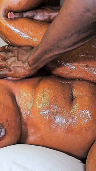 Una Mamma Arrapata Di 89 Anni Viene Scopata Analmente Da Un Dottore Gay Cornuto Di 45 Anni