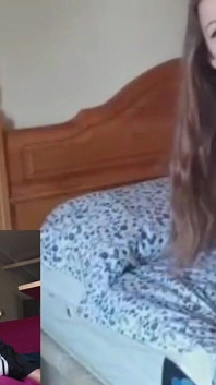 Une Latina Blonde Suce Une Bite