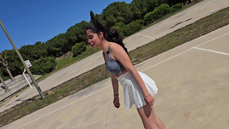 Passionsecret07: Neighbor on Roller Skates Has Public Sex in the Car
