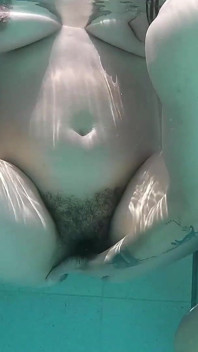 Hairy genç Japon'a denedi