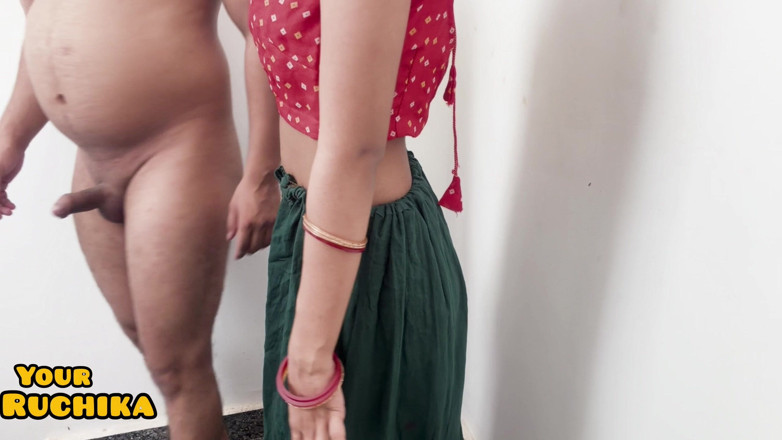 Your Ruchika: 테라스에서 그녀를 만나러 온 루치카의 남친. 그녀의 섹스와 함께, 그는 또한 그녀의 입을 떠났다