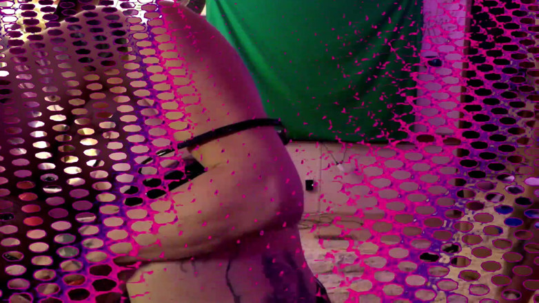Cyanide Mistress Of Darkness: Mistress Cy &amp; Synnz foot fetish special