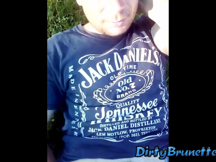 Dirty Brunette: Грубий фістинг і мінет на відкритому повітрі