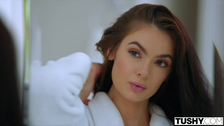 Tushy: Tushy frustrata sessualmente la fidanzata ha bisogno di anale più...
