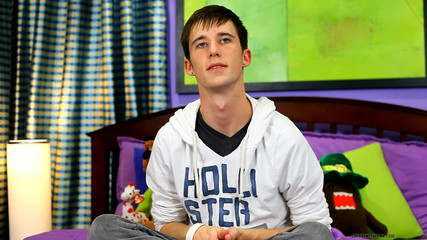 Lollipop Twinks: En "bitande" intervju med Adrian