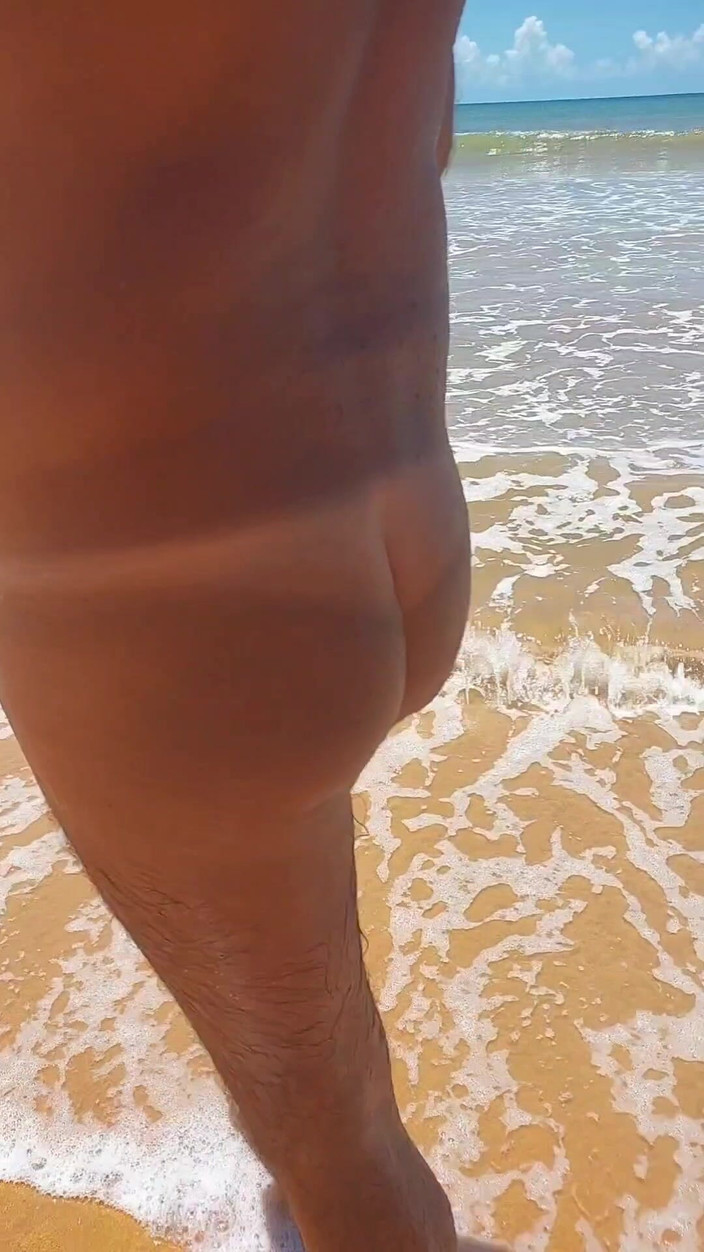 Ladysilvas: Ladysilva Andando Pelada Na Praia E Masturbsndo até Gozar Gostoso