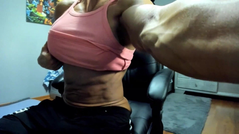 Alesyamuscledoll: Veiny Musclegodess