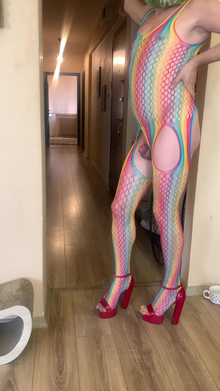 cd_aysemmm: De ladyboy met 's werelds kleinste pik, je zal erg verrast...