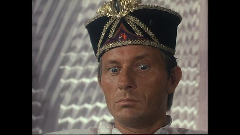 Vintage megastore: 털이 무성한 보지를 가진 두 명의 놀라운 양성애자 밀프가 거대한 빈티지 자지에 의해 거유에 따먹히다