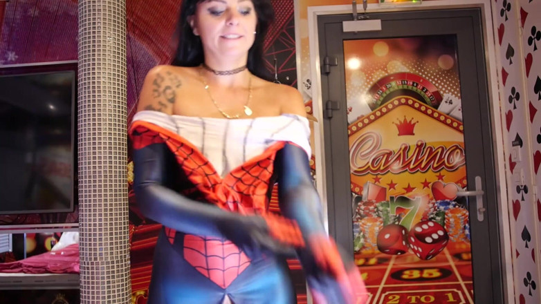 Nylon Xtreme: Natacha Guapa è la sborrata dentro di spidergirl 2