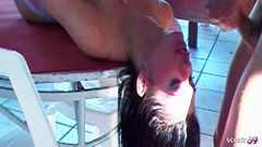 Shemale TS Collection: Tranny panas dalam stoking dikongkek di luar rumah dalam dubur...