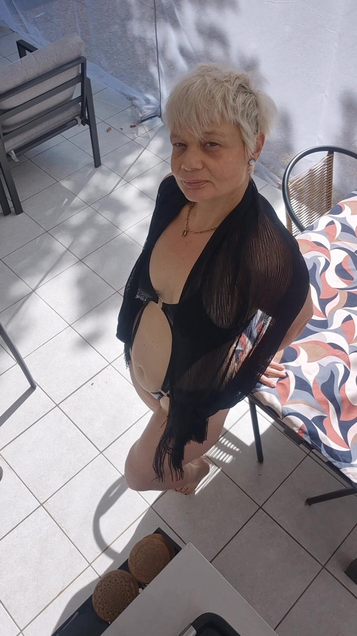 Sofy13: Oi Você Quer Descobrir Uma MILF Sem Tabus Que Adora...