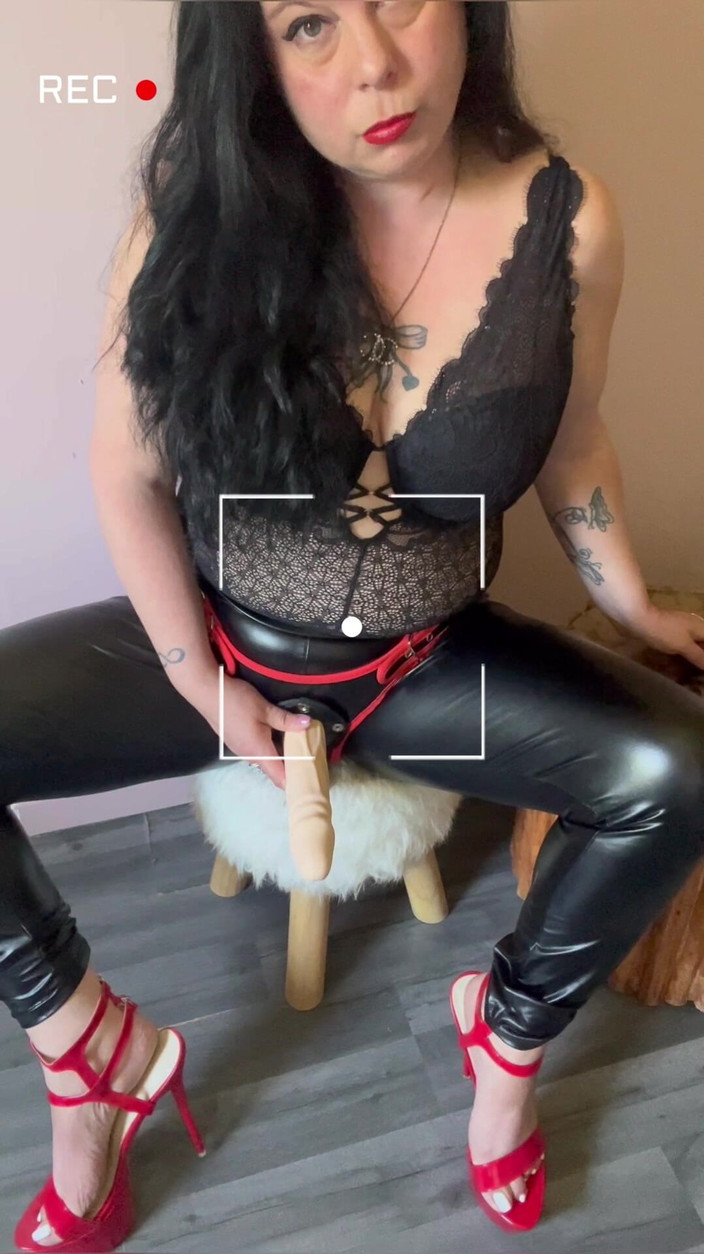 Maitresse Clara: Aku terlalu baik untukmu