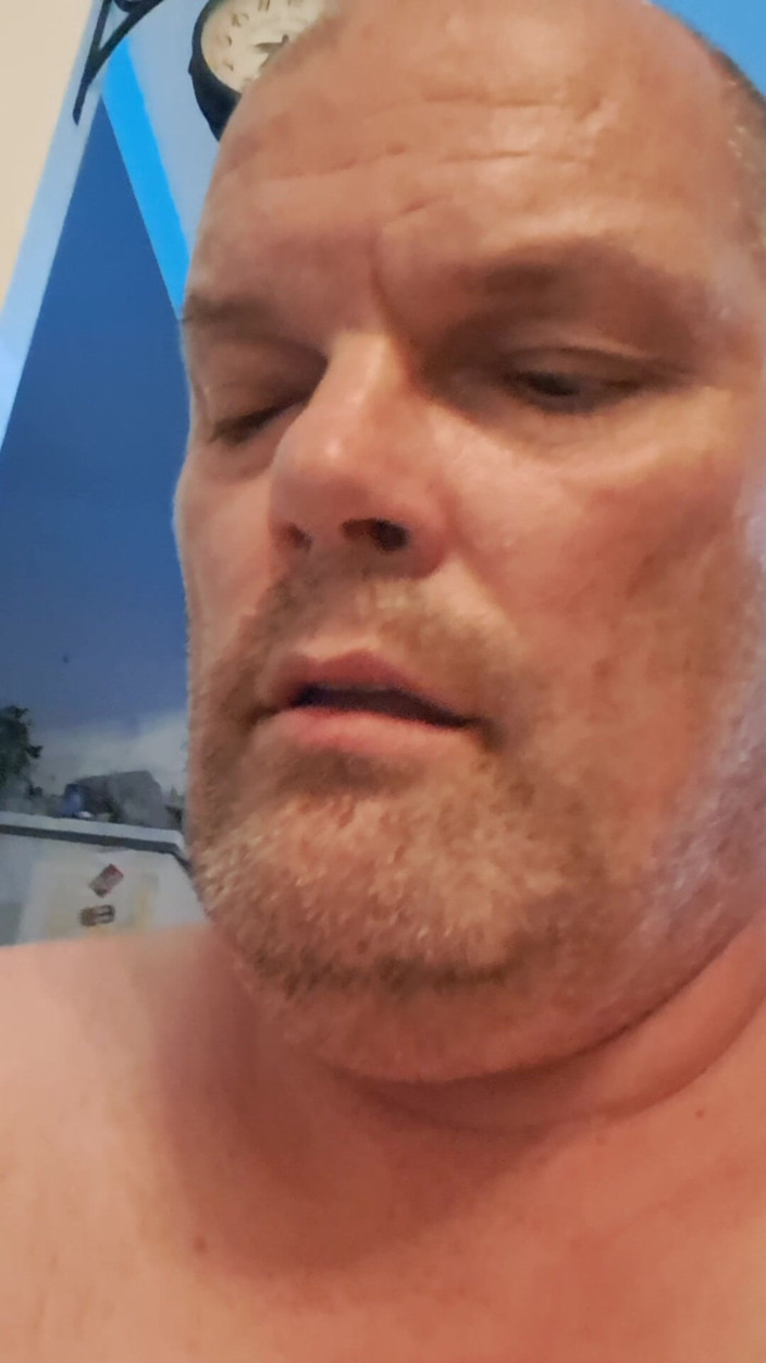 Fickspecht: The Slut Jerks off and Enjoys Her Cum