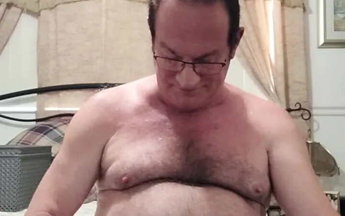 DaddyLNargo: Daddy Love to Show off