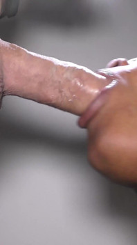 Pov - nyepong kontol besar pria kulit putih sampai mulutnya dicrot sperma hangat