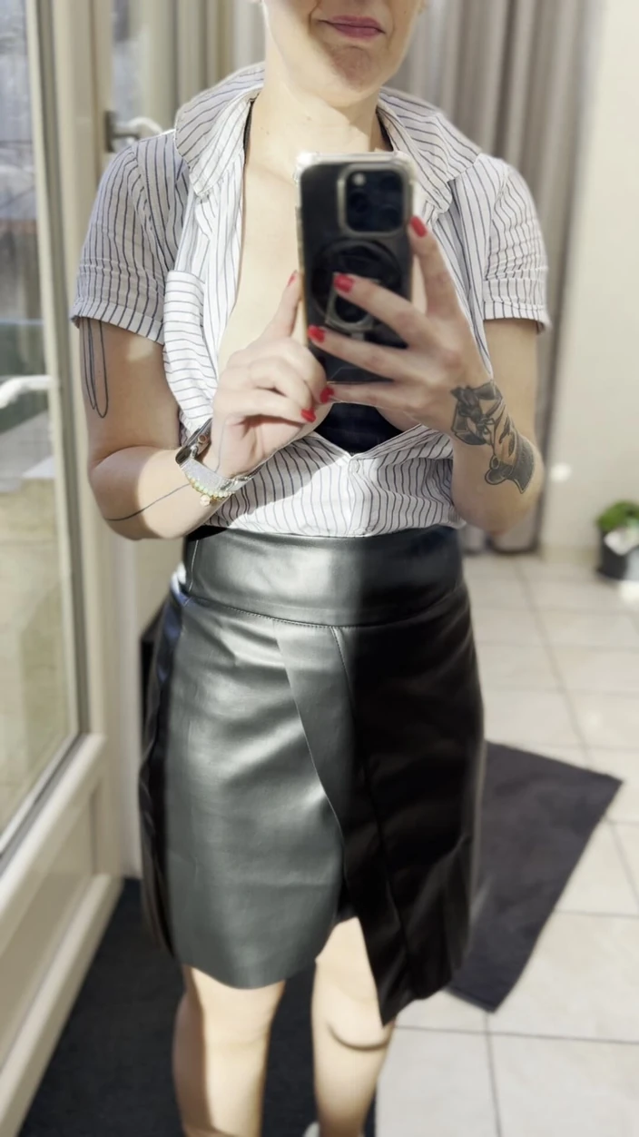 DouceLuxure: Mes Gros Seins Naturelle De MILF