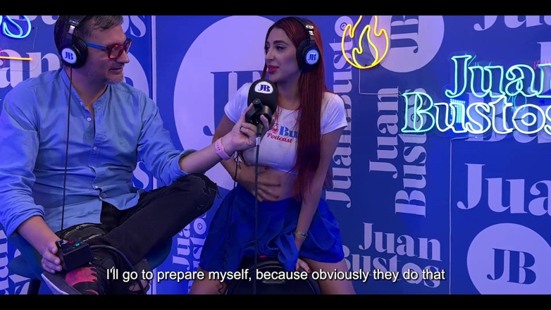 JuanBustos: Jessica Sodi ejaculează în timp ce își spune fanteziile pe o mașină...