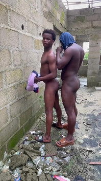 Sex în trei natural cu sex în grup cu doi tați mari și un tânăr twink