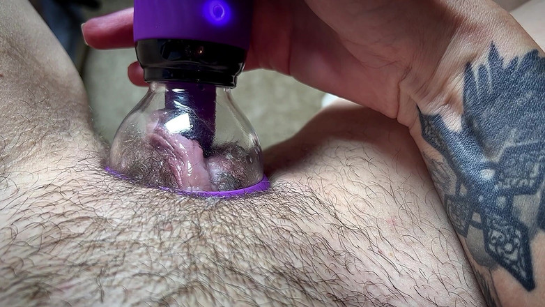 LolaLola: Vacuum Morning Masturbation, Wet Pussy with Cream Flowing Out, How...