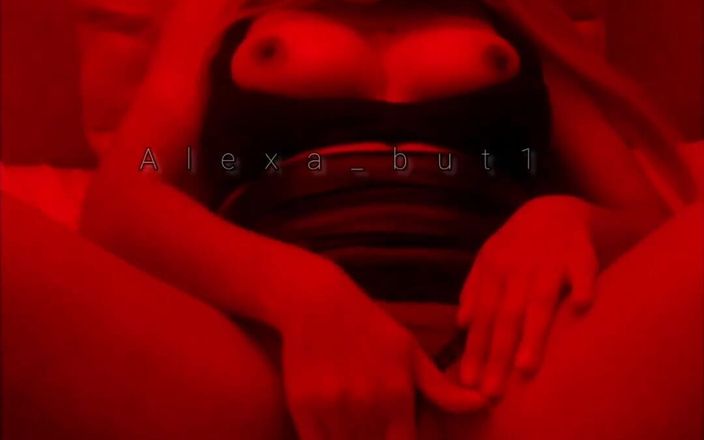 Alexxxa but: Am fost singur și excitat pe 14 februarie și am început să-mi ating pizda...