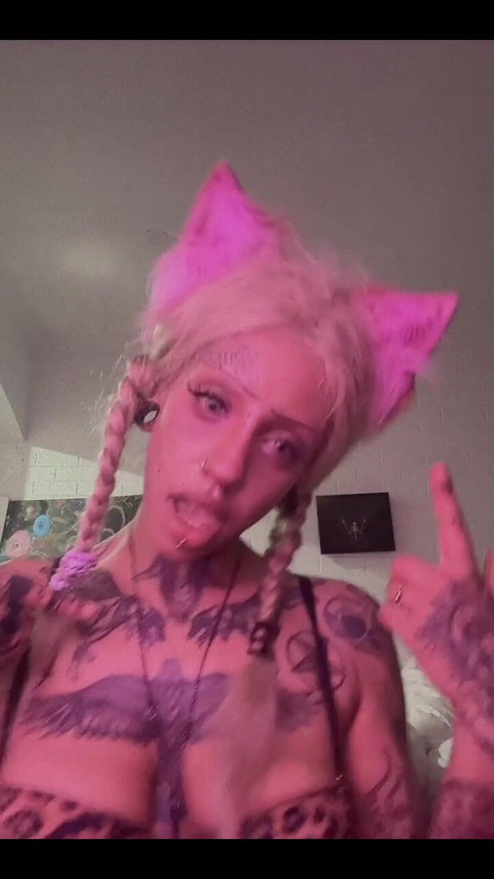 Laikalewduwu: Who Wants More Kitty Girl?