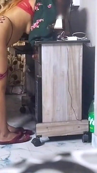 seksi staph ne ophis men akauntent ke saath shaandaar seks vidiyo kiya.