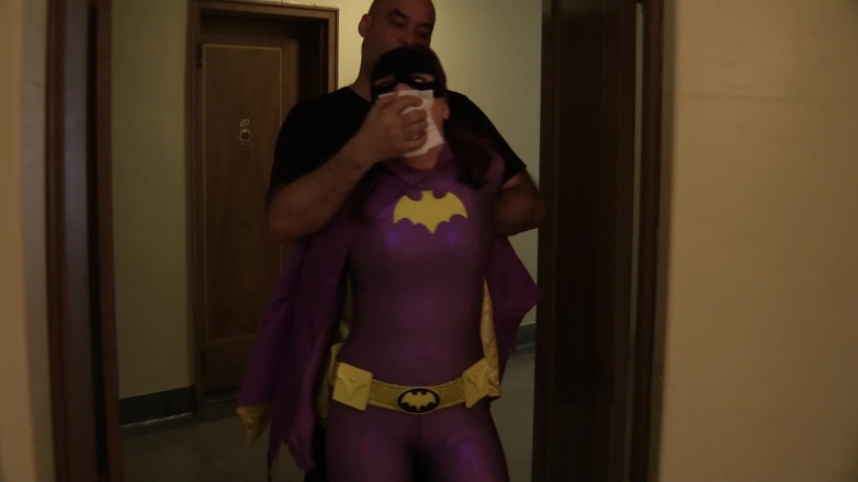 Evangelines Fetish: Batgirl Dipukul (HD File)