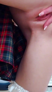 Oh Mon Dieu, Je Jouis! Orgasme Féminin En Se Masturbant La Chatte