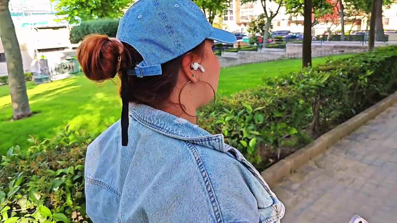 Latincurvyredhead: Üvey erkek kardeşimin karısı açık havada mastürbasyon fantezisinin tadını çıkarmasına yardım...