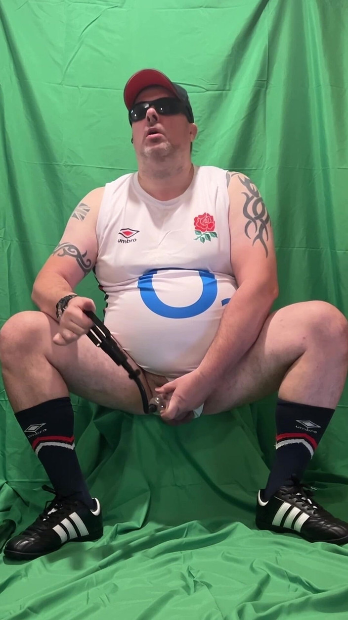 uktattooedchub74: B.t.s.. Pompa schermo verde rugby - sborra - cavalcata - spogliarello