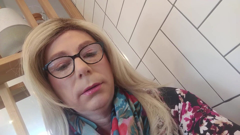 NikkiGee: But Plug, Sexy Lingerie, Public Play and a Big, Hard,...