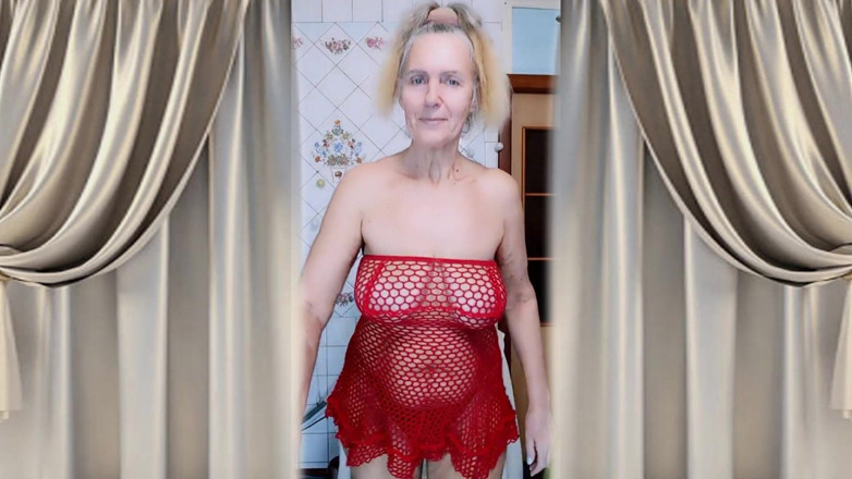 Lukerya: Lukerya Si Ibu Rumah Tangga Hot Dengan Gaun Jaring Merah...