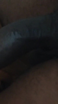 Solo-masturbation auf einer toilette