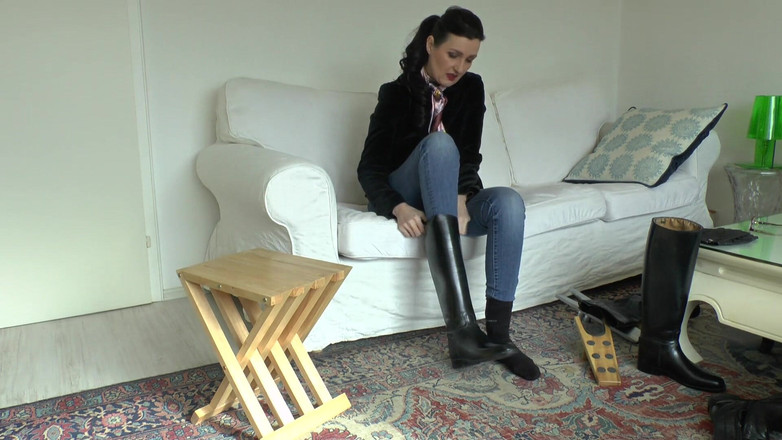 Lady Victoria Valente: Výměna zadku a páchnoucí černé ponožky POV, Lady Victoria Valente