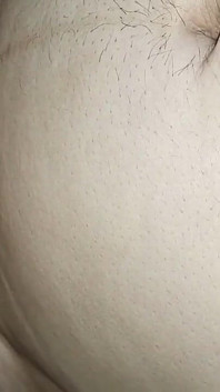 Hintli kadın Netu ilk gerçek orgazmını yaşıyor, amcık ve anal seks