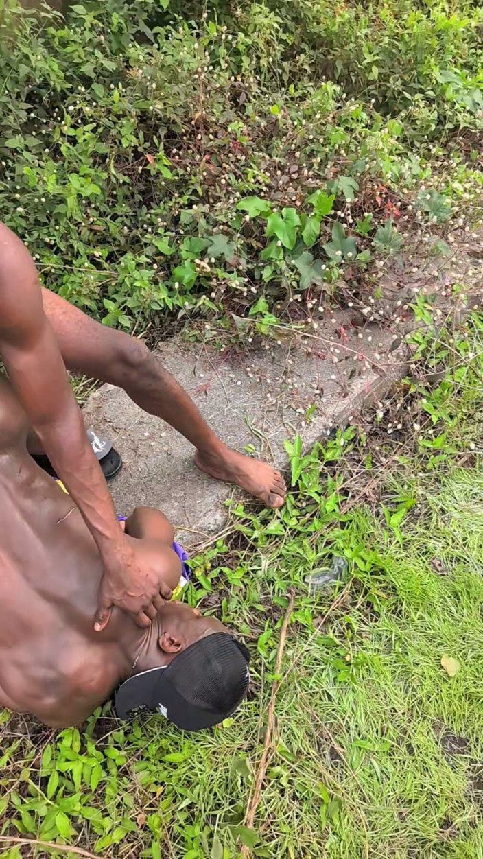 AFRICANHAMMER1: Ra ngoài trong tự nhiên
