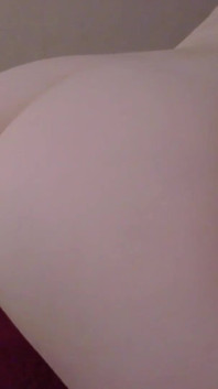 Bunda nua se masturbando em câmera lenta (sem áudio)