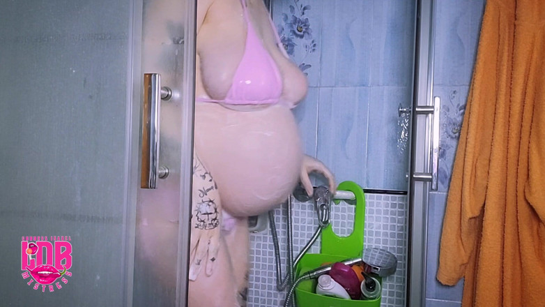 LDBMistress: Duş zamanı - 9 aylık hamile