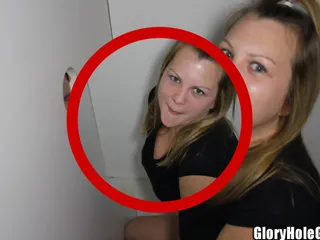 Mükemmel memeli yutıcı tombul sikiş deliği yarak emiyor büyük göğüsler