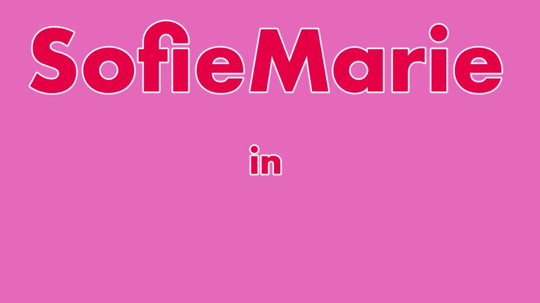 Sofie Marie: La matrigna atletica Sofie Marie seduce il figliastro mentre si...